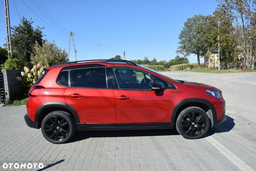 Peugeot 2008 1.2 Pure Tech Allure S&S - 9