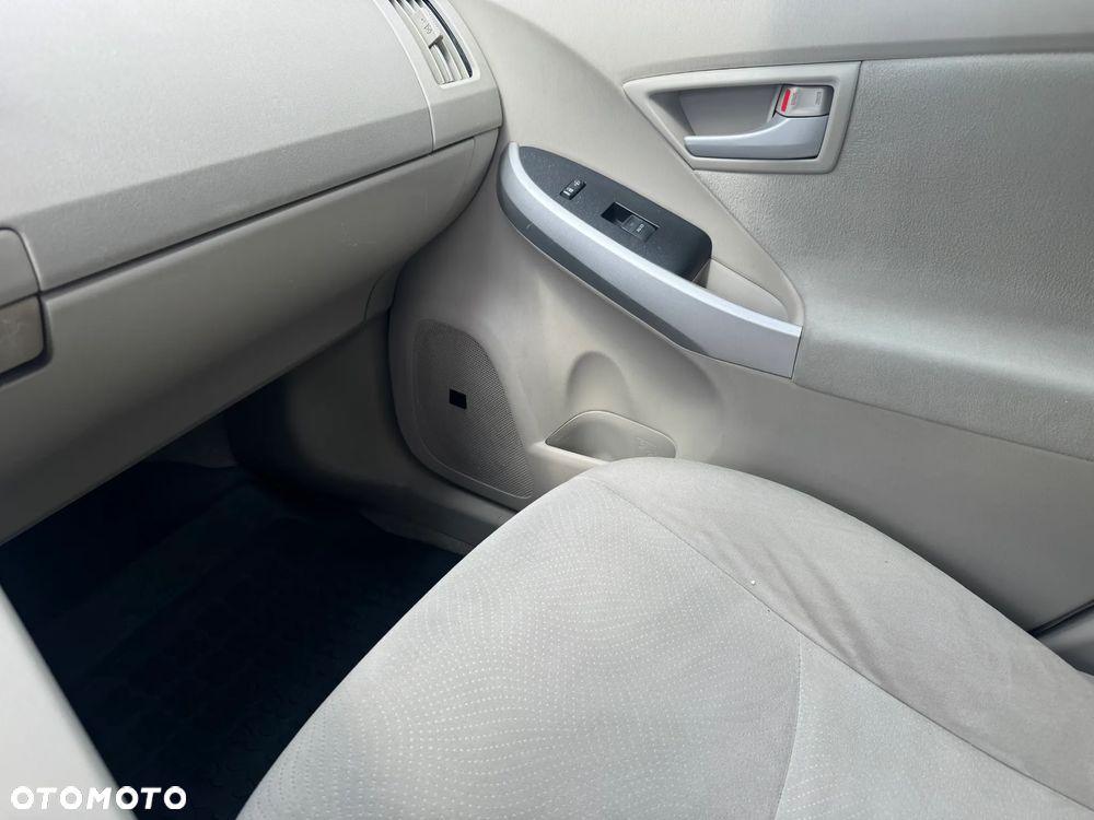 Toyota Prius - 13