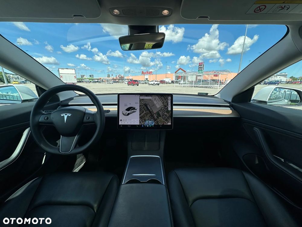 Tesla Model 3 - 12