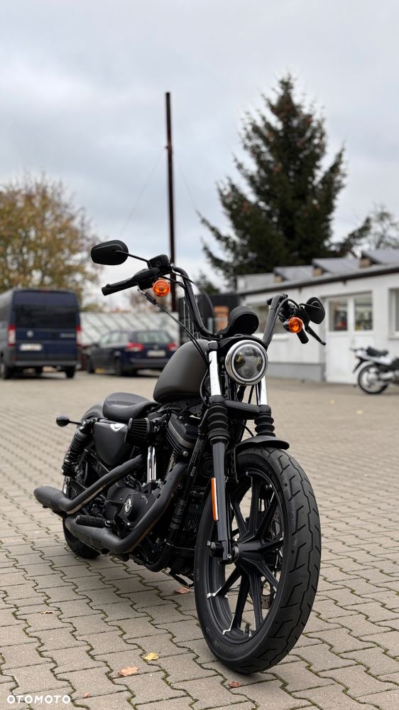 Harley-Davidson Sportster Iron 883 - 1