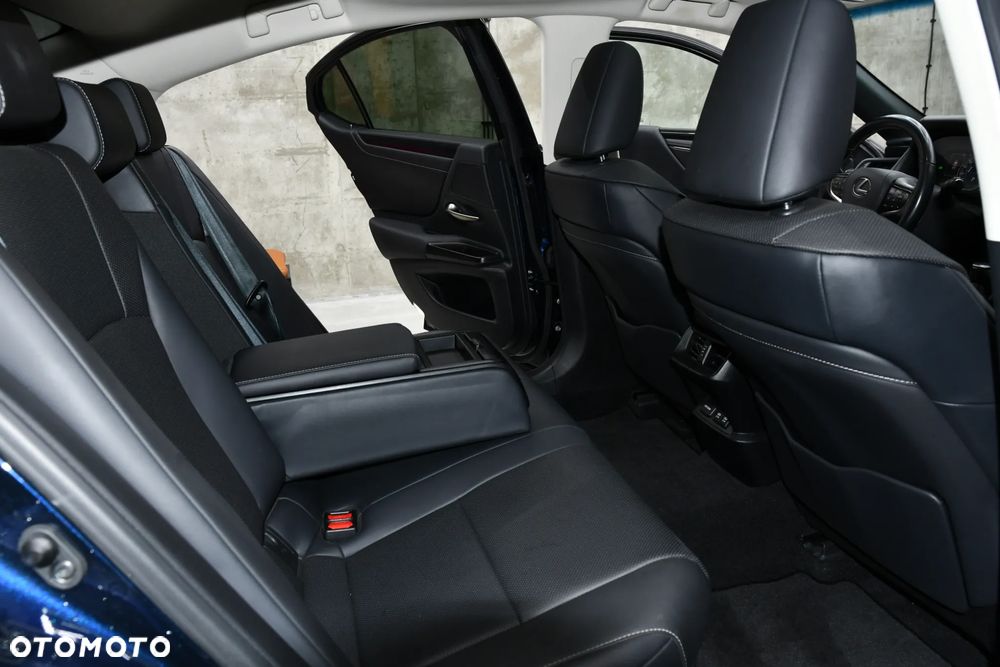 Lexus ES 300h Business Edition + - 25