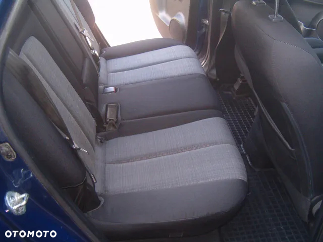 Kia Venga - 24