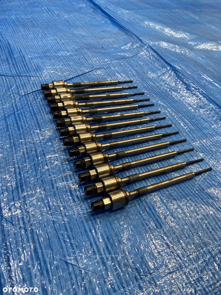 ŚWIECA ŚWIECE ŻAROWA Z CZUJNIKIEM OPEL INSIGNIA A / 2.0 CDTI  / 55564163 55590467 SPRAWDZONA ORYGINAŁ - 1