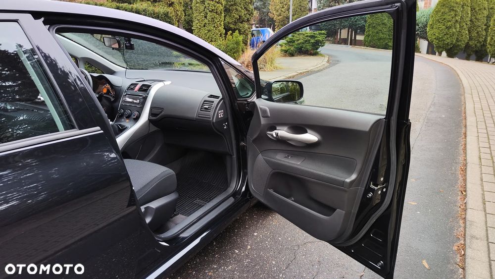 Toyota Auris - 11