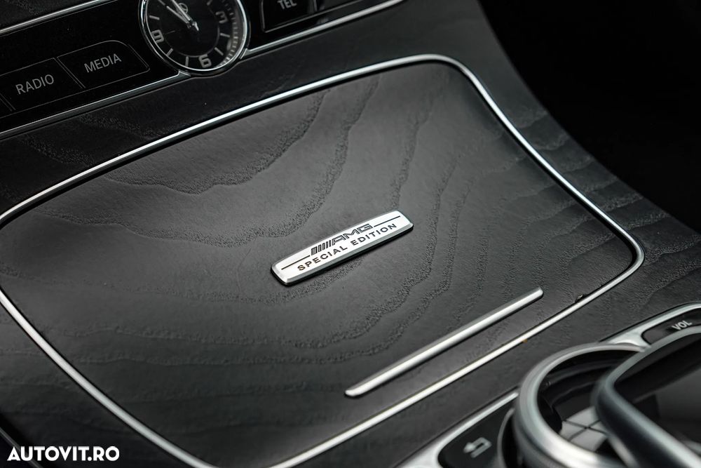 Mercedes-Benz E 300 9G-TRONIC AMG Line - 19