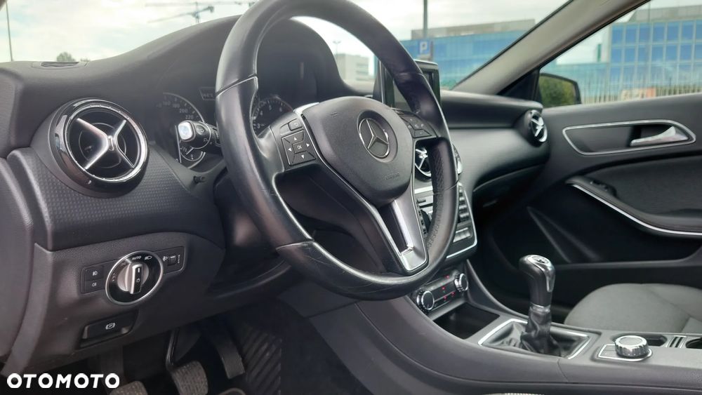 Mercedes-Benz Klasa A 180 (BlueEFFICIENCY) - 20