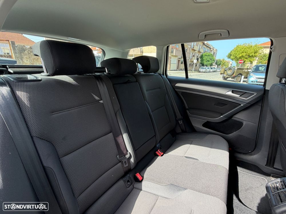 VW Golf Variant 1.6 TDi GPS Edition DSG - 19