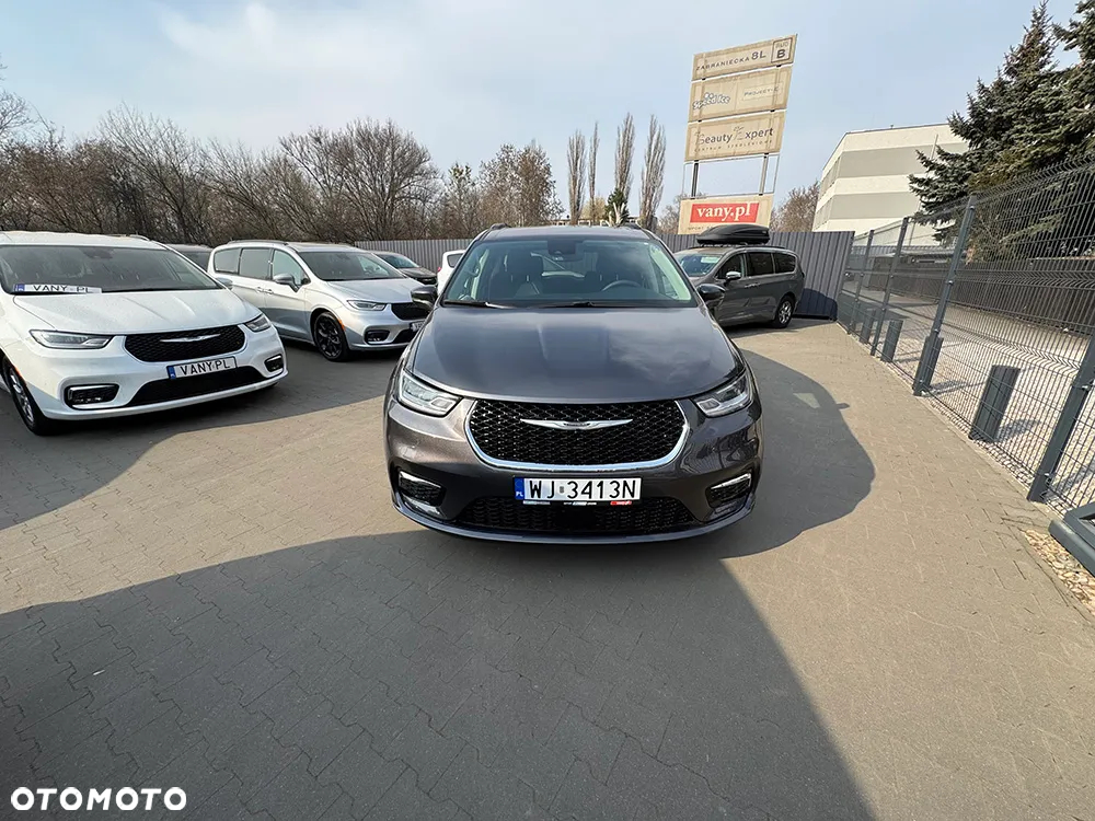 Chrysler Pacifica - 3