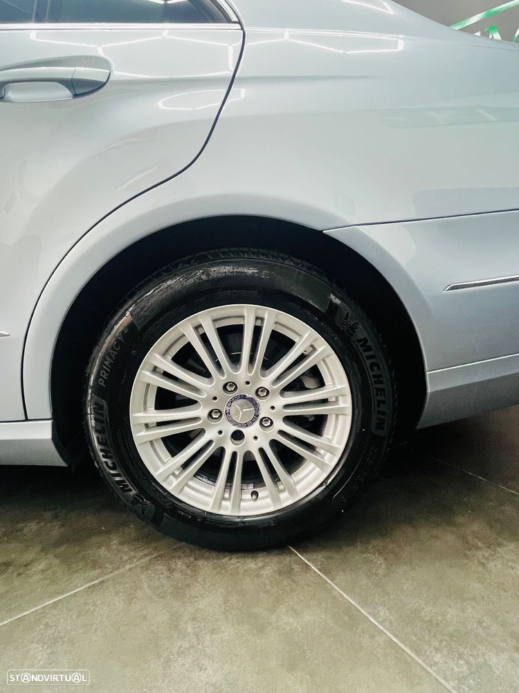 Mercedes-Benz E 300 BLUETEC Hybrid Avantgarde - 18