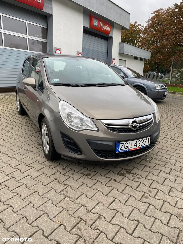 Opel Corsa 1.2 16V Essentia - 1