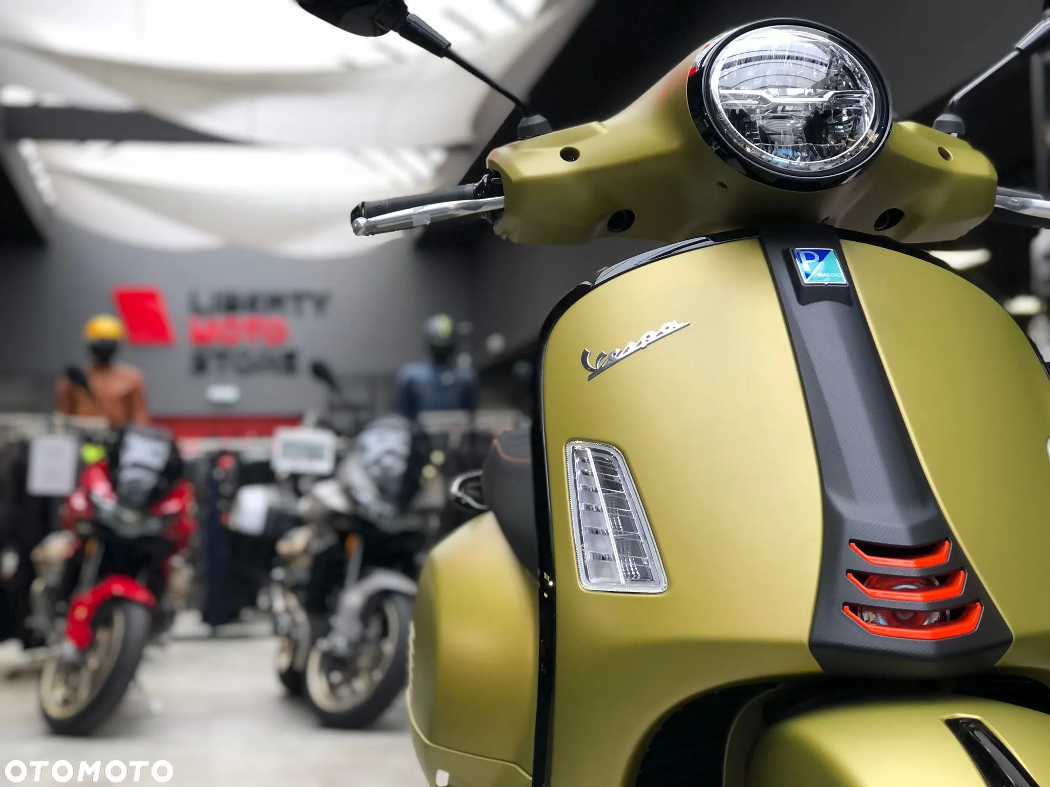 Vespa GTS - 10