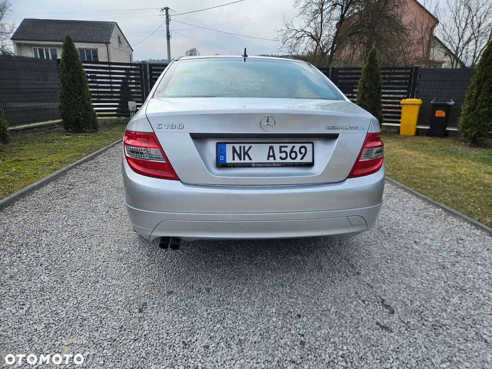 Mercedes-Benz Klasa C 180 K BlueEff Elegance - 30