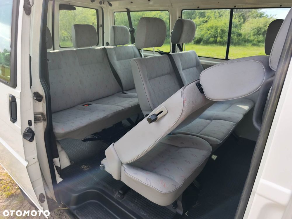 Volkswagen Transporter - 11
