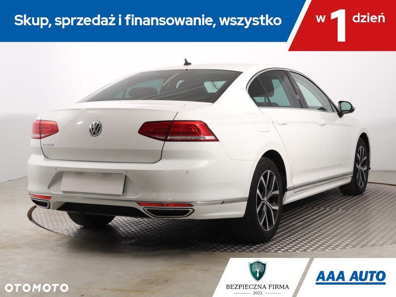 Volkswagen Passat - 6