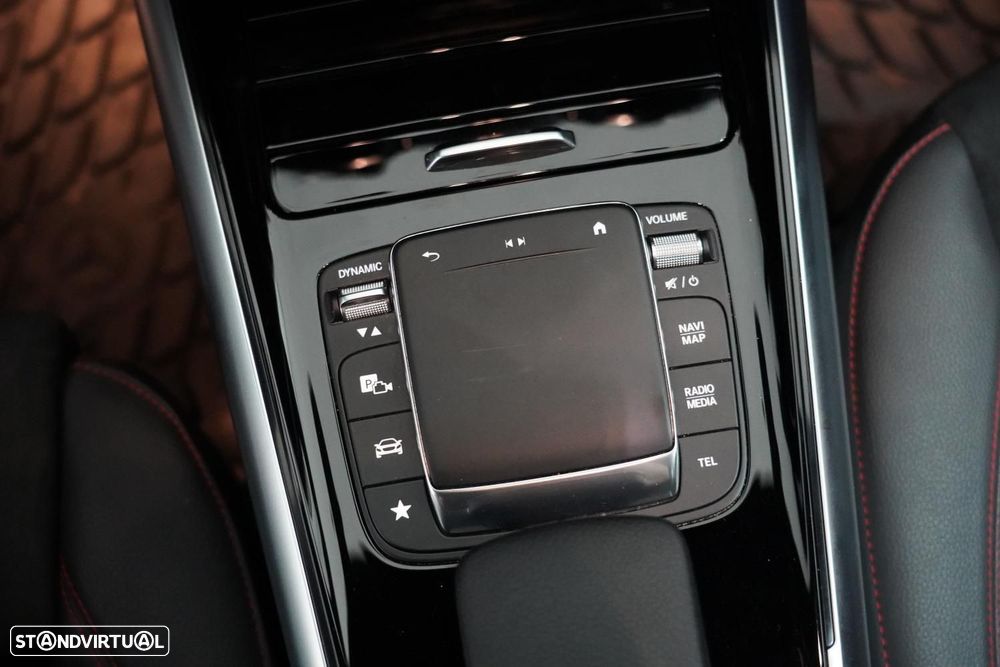 Mercedes-Benz GLA 180 d AMG Line - 15