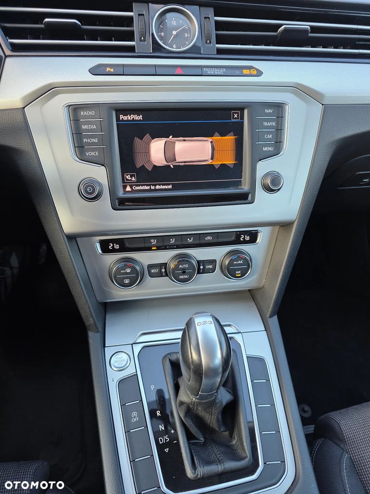 Volkswagen Passat 1.6 TDI SCR DSG Comfortline - 9