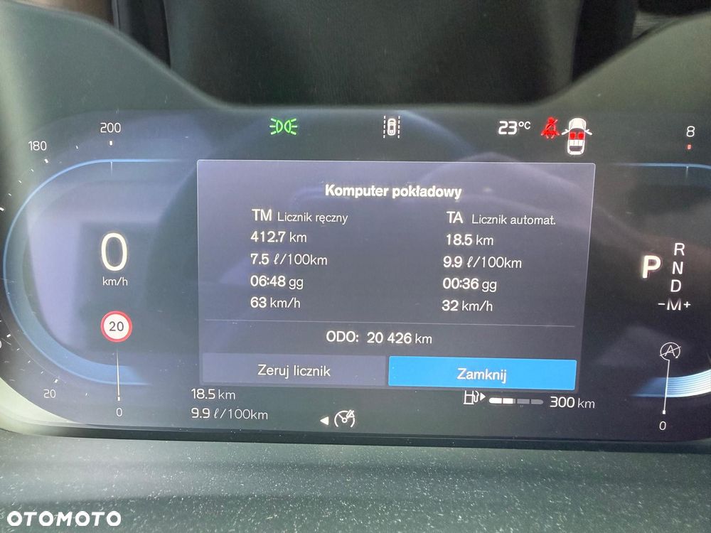 Volvo XC 40 B3 Plus Dark - 19