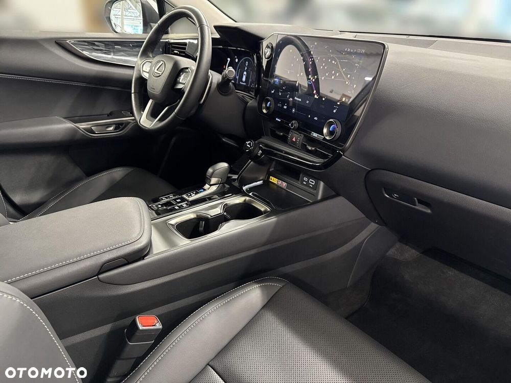 Lexus NX - 3