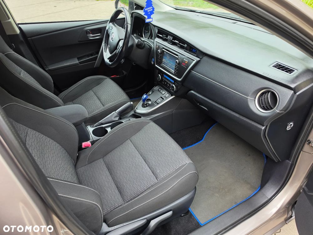 Toyota Auris - 14