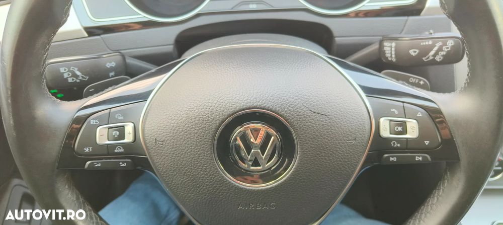 Volkswagen Passat 2.0 TDI SCR DSG - 14