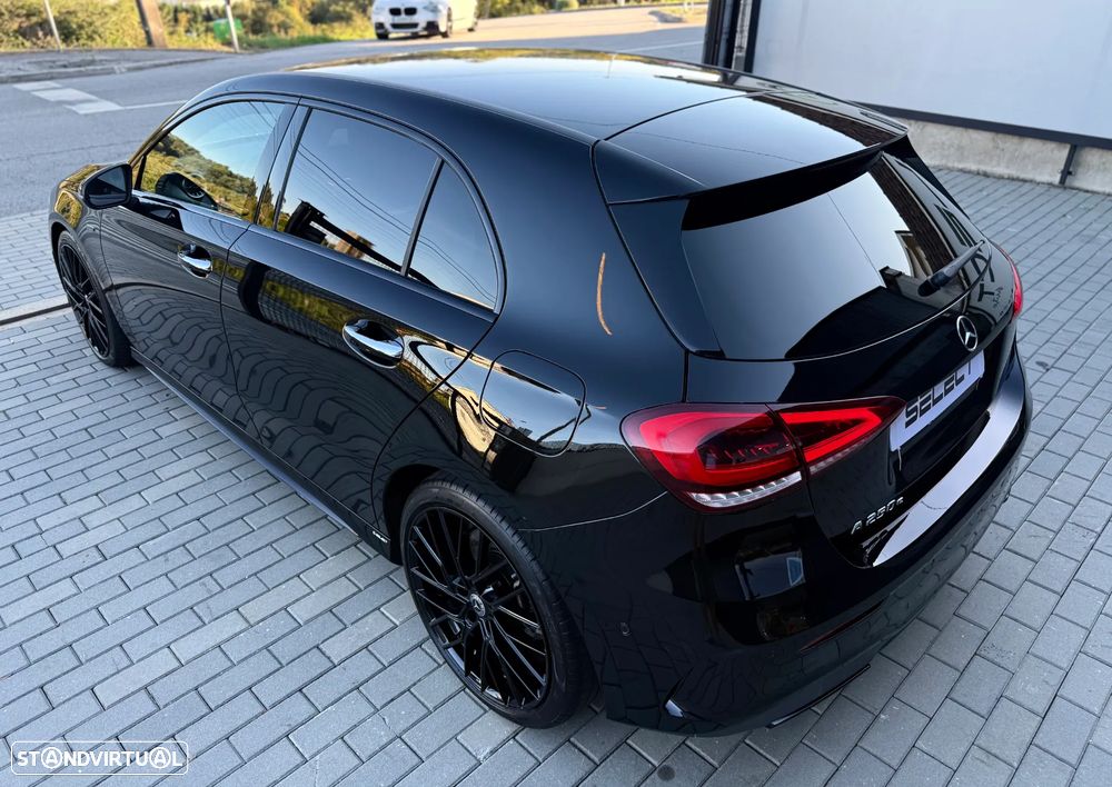 Mercedes-Benz A 250 e AMG Line - 17