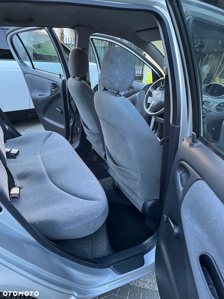 Toyota Yaris 1.3 Luna - 10