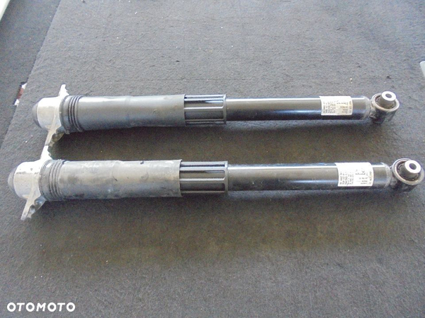 VW GOLF VII AMORTYZATORY TYLNE TYL