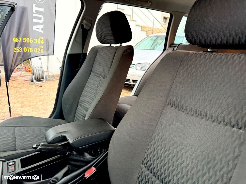 BMW 320 d Touring - 41