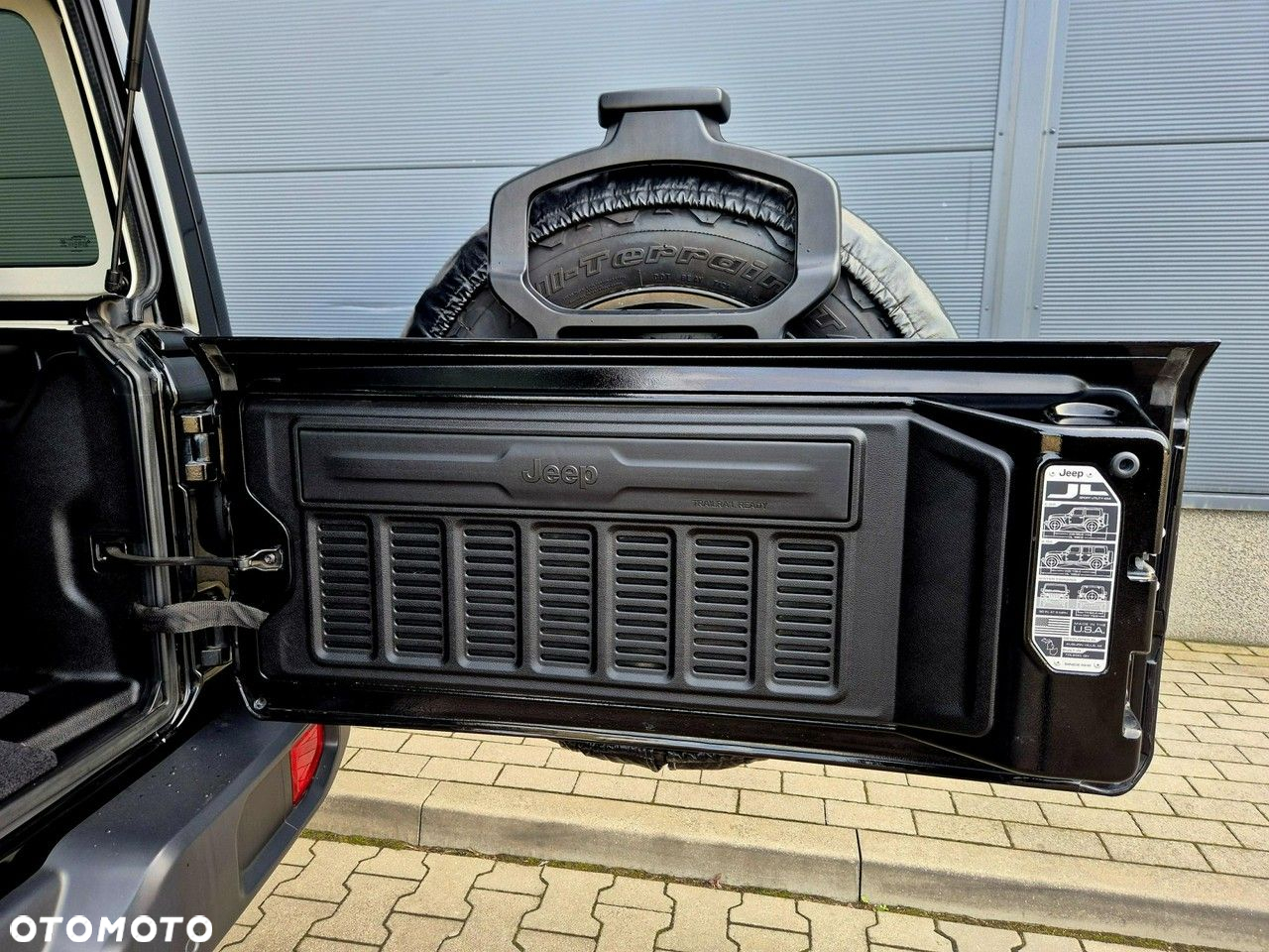 Jeep Wrangler - 32