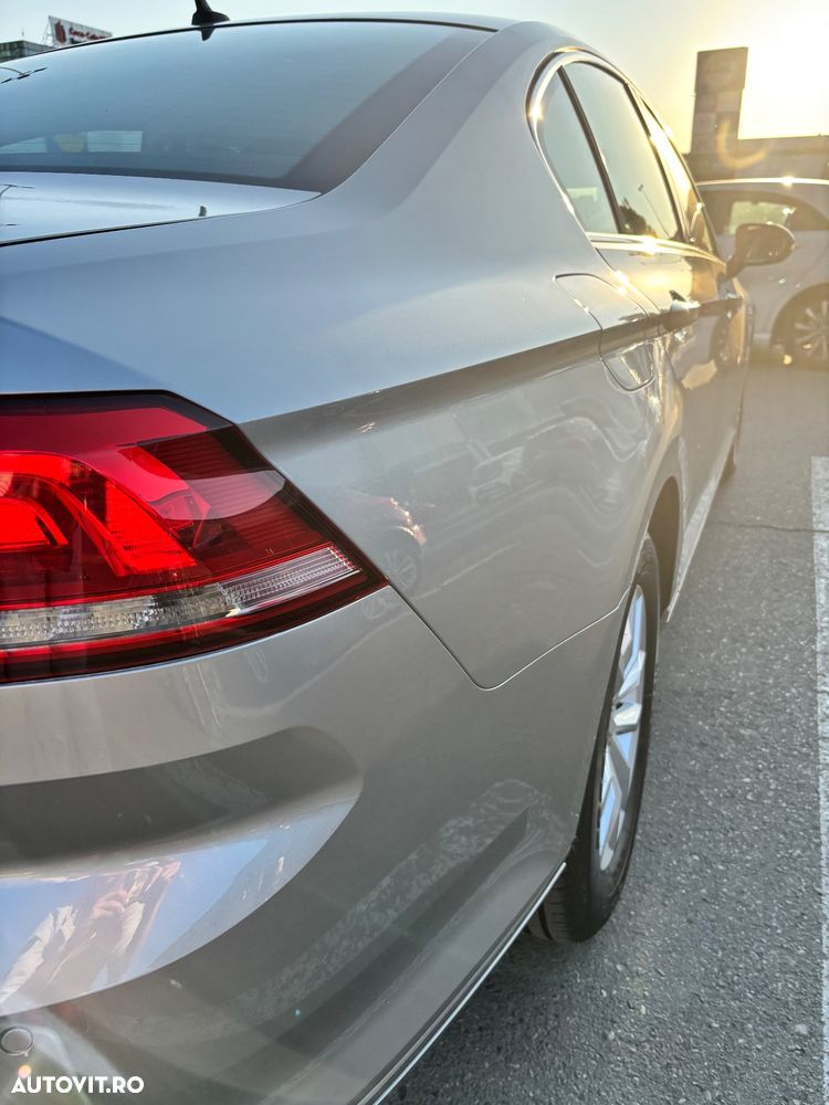 Volkswagen Passat 2.0 TDI (BlueMotion Technology) DSG Comfortline - 8