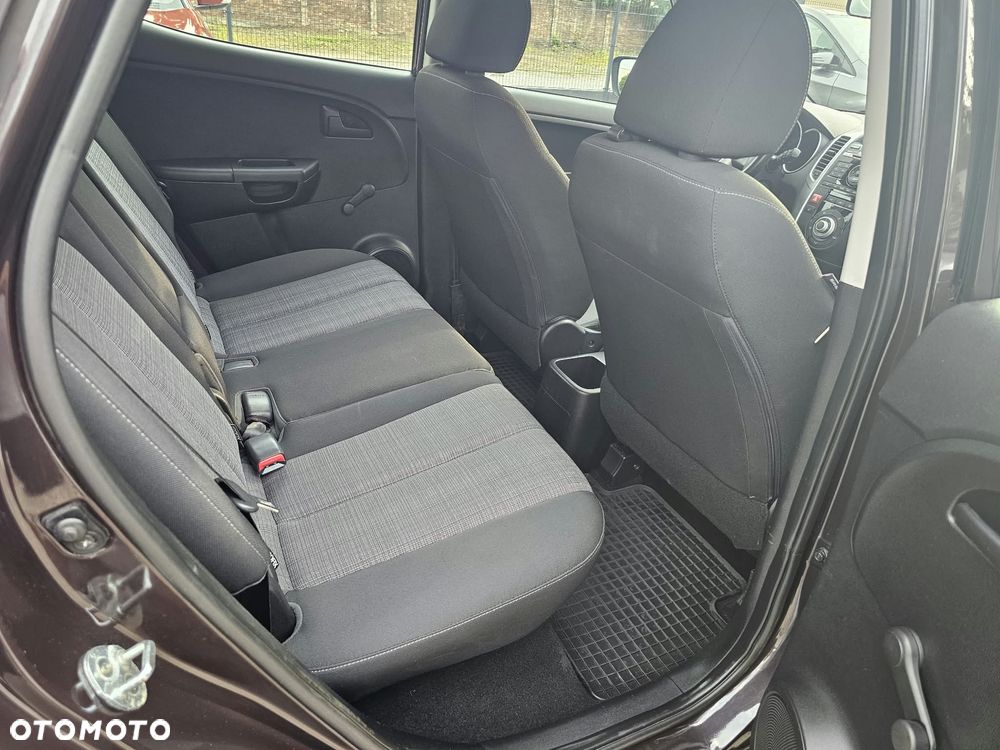 Kia Venga - 11