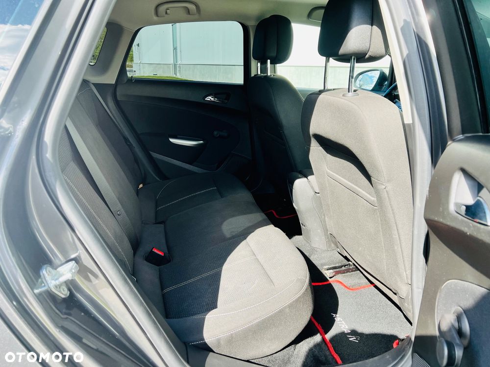 Opel Astra 1.6 Turbo Innovation - 29