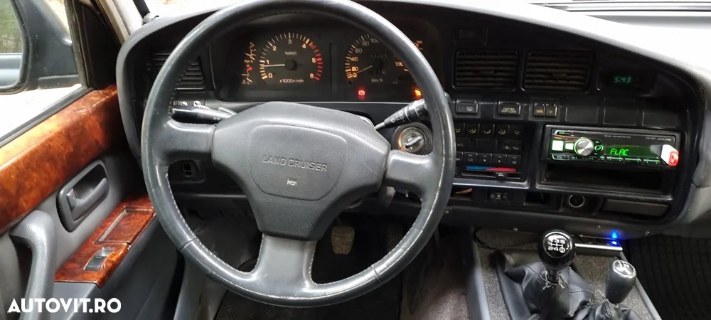 Toyota Land Cruiser - 12