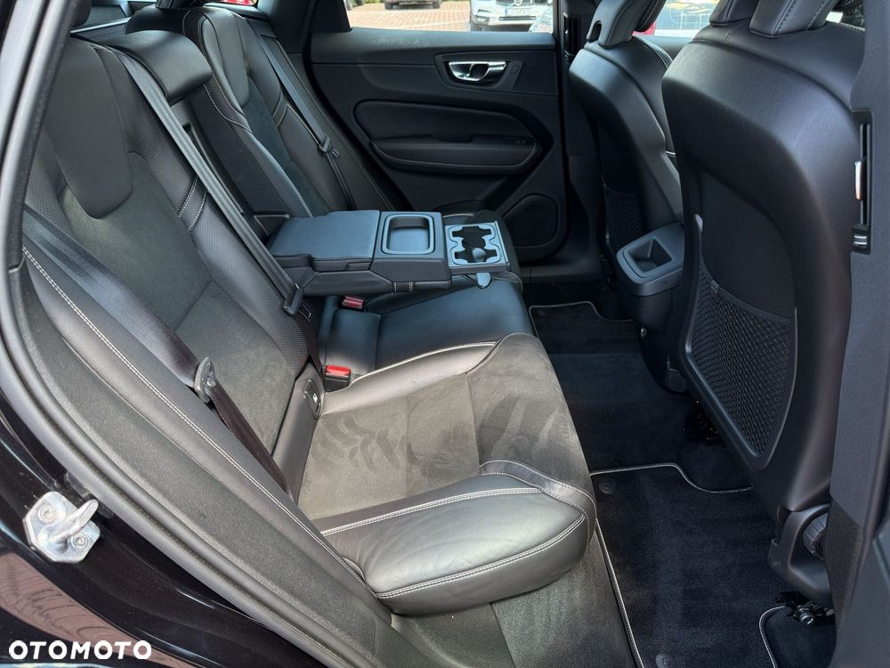 Volvo XC 60 D4 SCR R-Design - 21