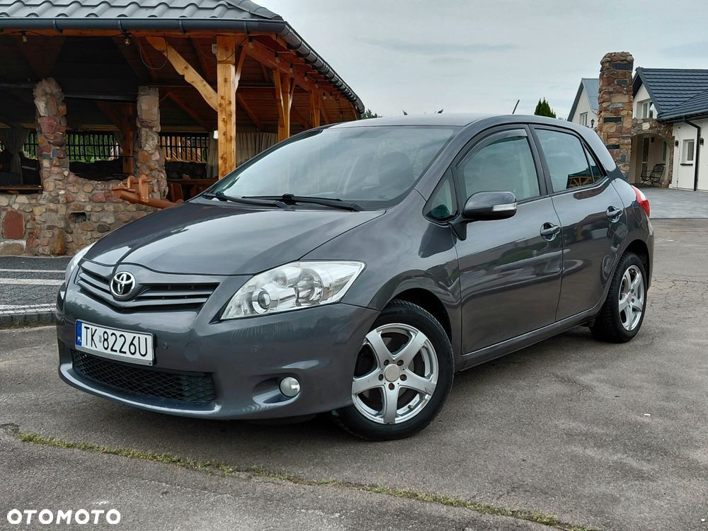 Toyota Auris 2.0 D-4D - 1