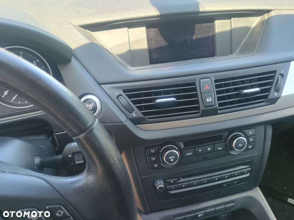 BMW X1 sDrive18i xLine - 10