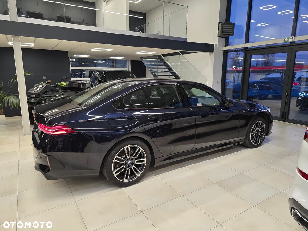 BMW Seria 5 520d xDrive - 6