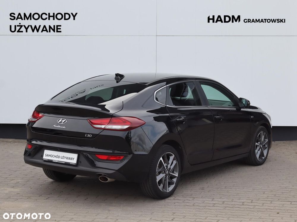 Hyundai i30 1.5 T-GDI 48V Comfort DCT - 2