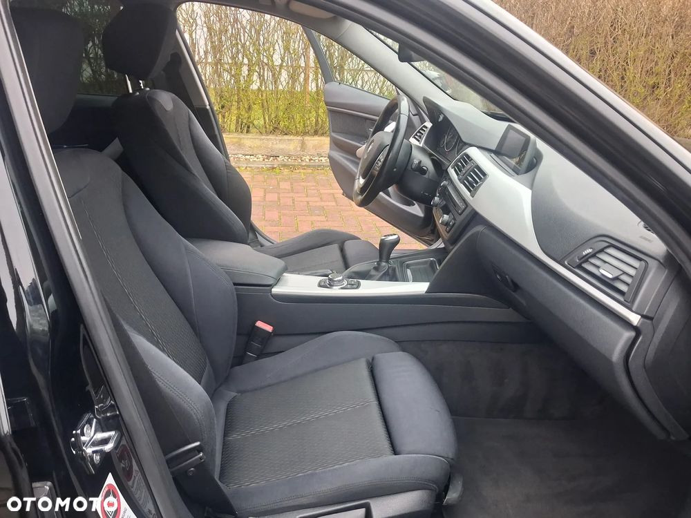 BMW Seria 3 318d Sport Line - 5