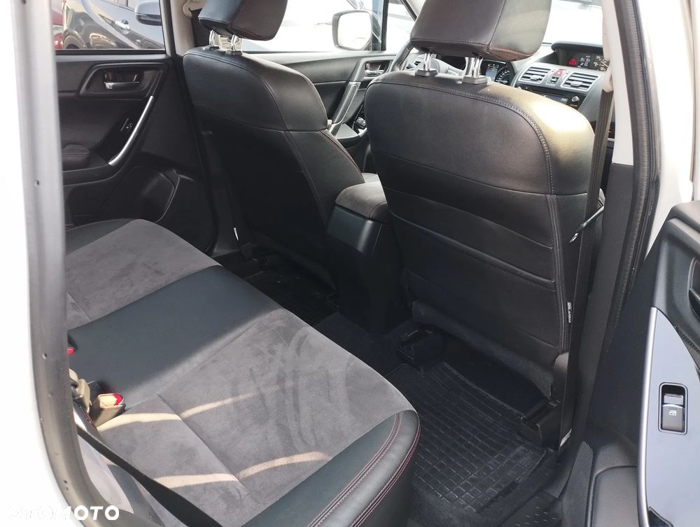 Subaru Forester 2.0 XT Sport Lineartronic - 11