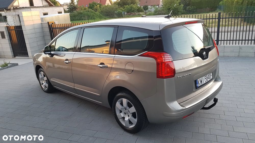 Peugeot 5008 HDI 115 Allure - 28