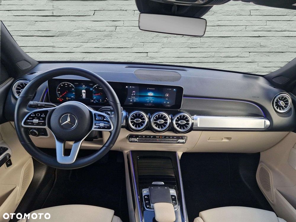 Mercedes-Benz GLB - 10