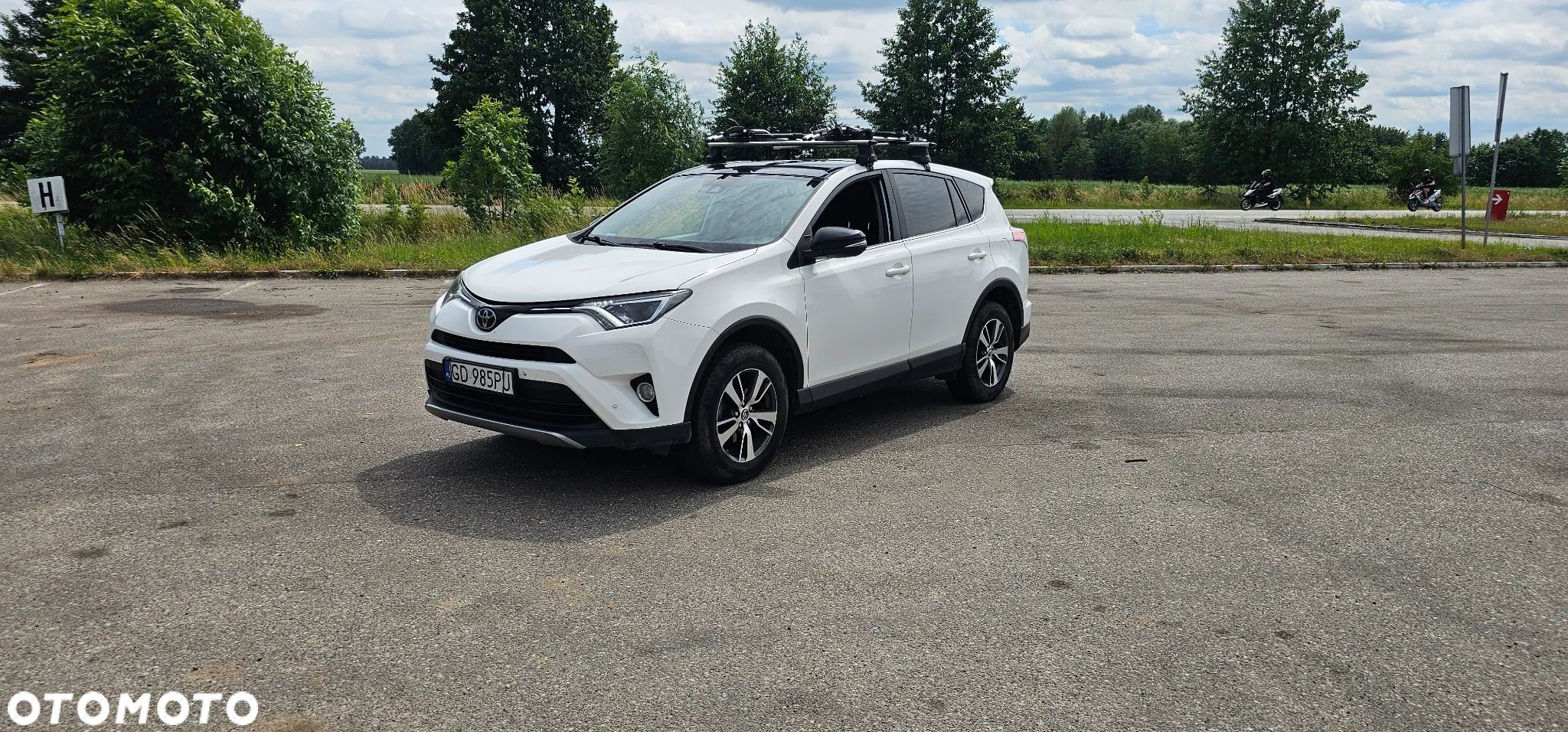 Toyota RAV4 - 1