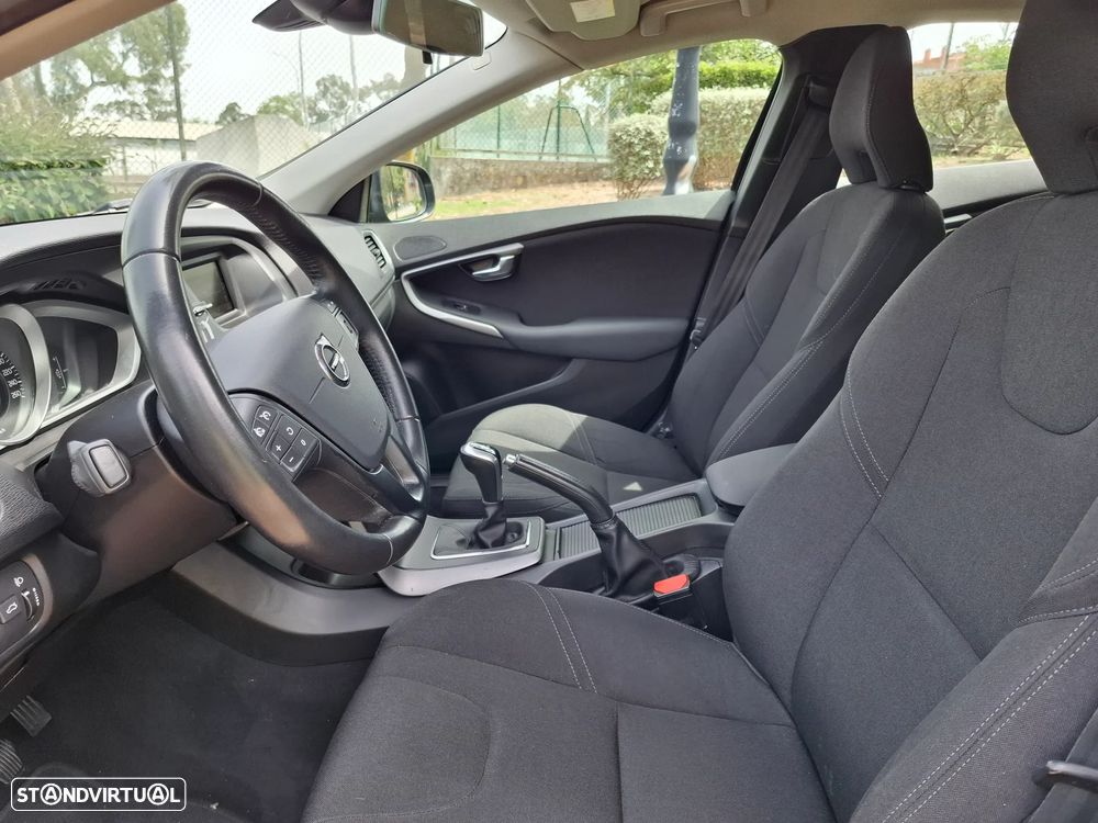 Volvo V40 2.0 D2 Momentum - 5