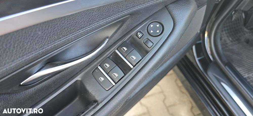 BMW Seria 5 520d Luxury Line - 29