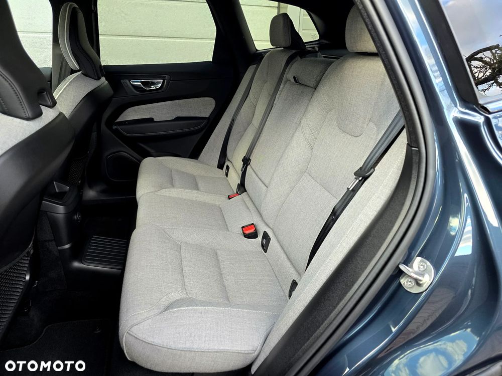 Volvo XC 60 T6 Plug-In Hybrid AWD Plus Dark - 26