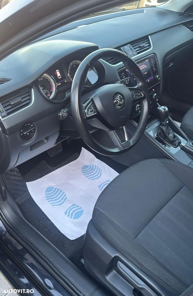 Skoda Octavia 2.0 TDI DSG Style - 7