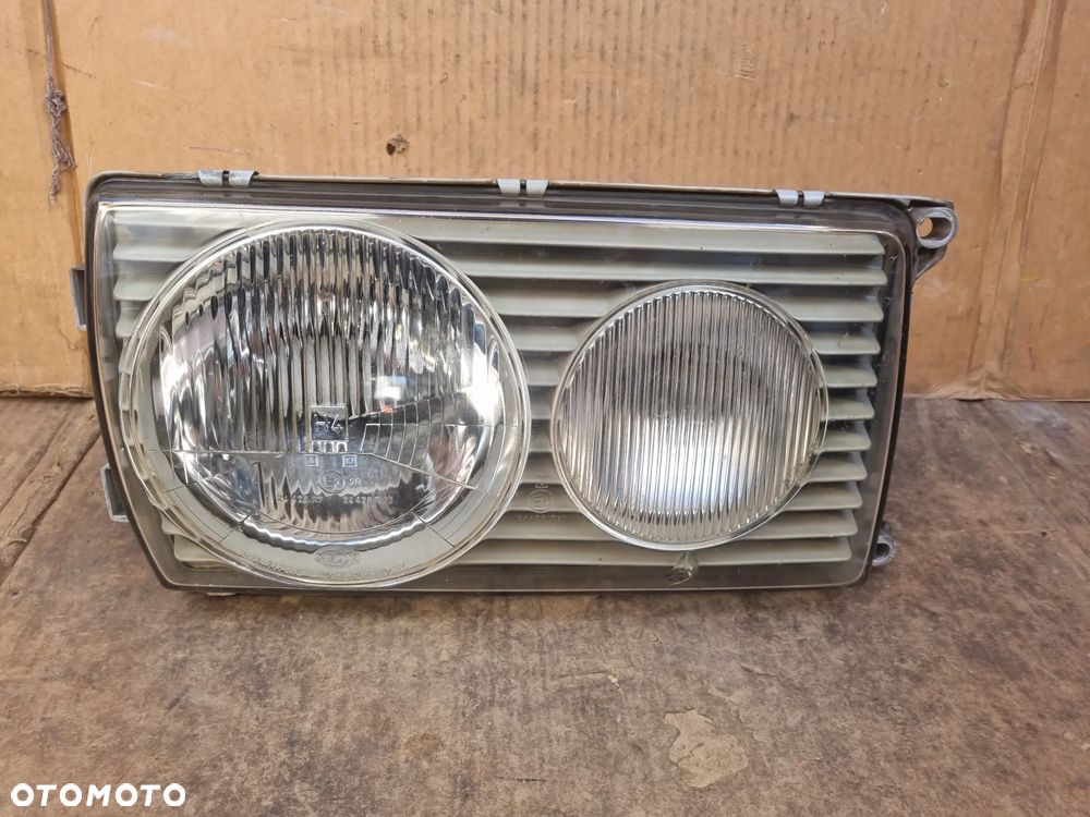 MERCEDES W123 LAMPA PRAWA