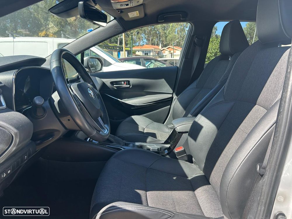Toyota Corolla Touring Sports 1.8 Hybrid Comfort+P.Sport - 10