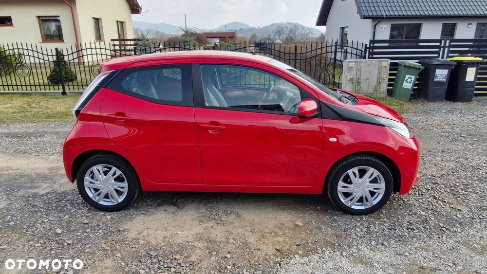 Toyota Aygo x-play - 4